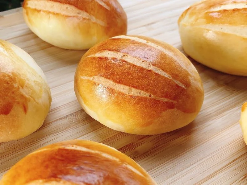 máy trộn bột làm bánh mì bơ sữa