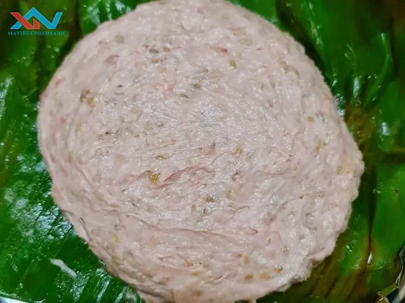 Trộn nhẹ nhàng để cốm không bị nát
