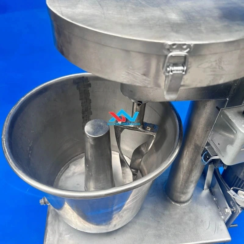 Lưu ý về vệ sinh và bảo trì máy trộn bột làm bánh đúc