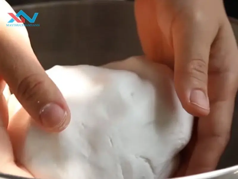 Lưu ý khi nhào và ủ bột vỏ bánh nướng