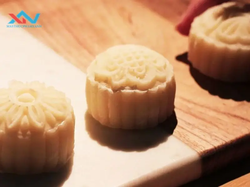 Làm bánh Trung thu dẻo bằng lò vi sóng