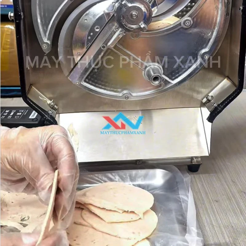máy thái giò chả máy thái giò chả