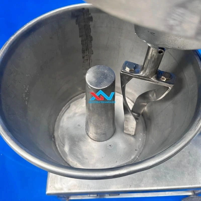 Hướng dẫn vận hành máy trộn bột làm bánh đúc an toàn và hiệu quả