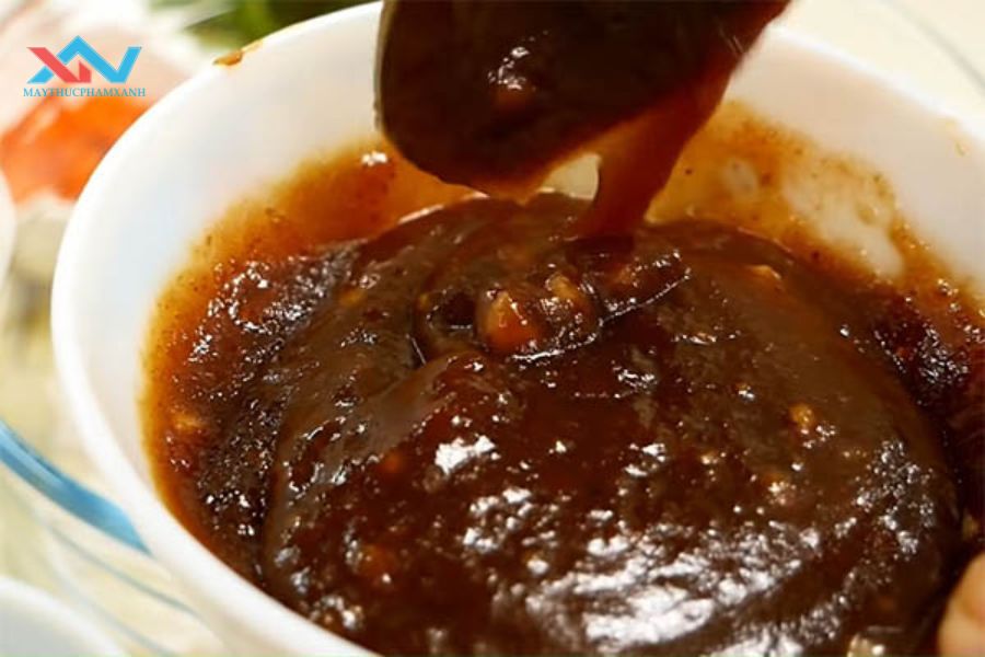 Cách Làm Nước Sốt Me Trộn Bánh Tráng Ngon Chuẩn Vị