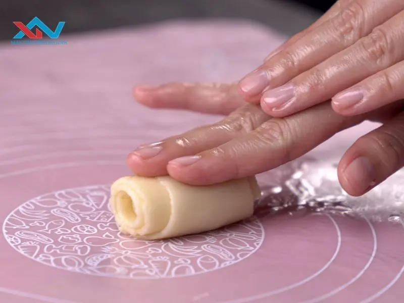 Kỹ thuật cán và gấp bột tạo ngàn lớp (Lamination)