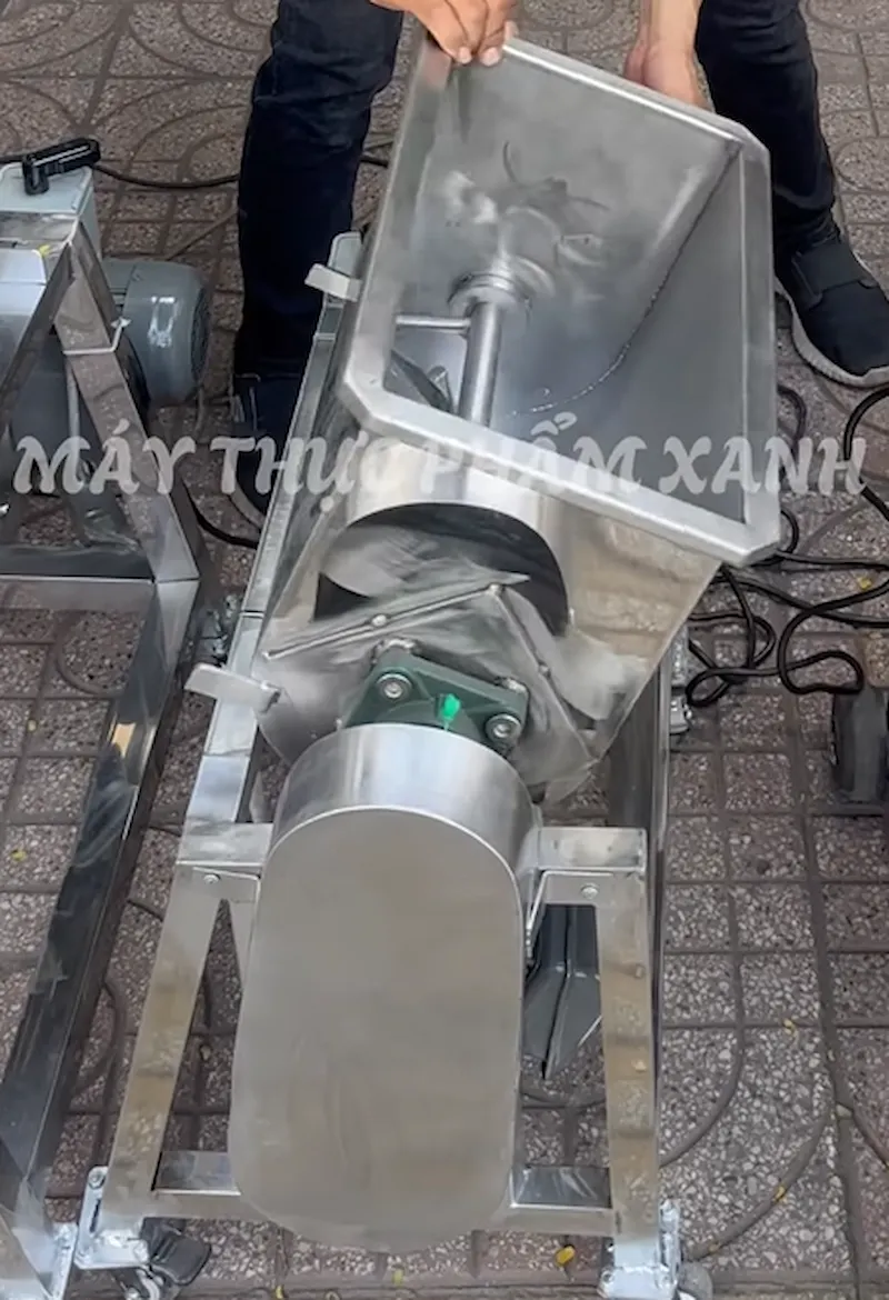 Lưu ý khi chọn mua máy trộn thịt làm giò lụa Lưu ý khi chọn mua máy trộn thịt làm giò lụa