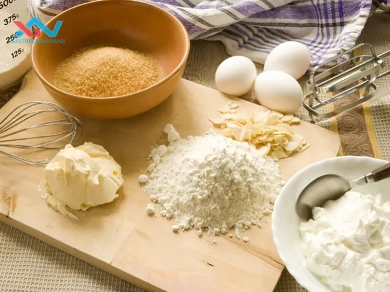 cách trộn bột không bị vón cục