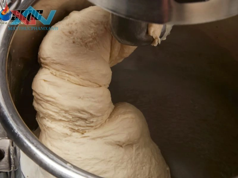 cách nhào bột mì làm bánh canh