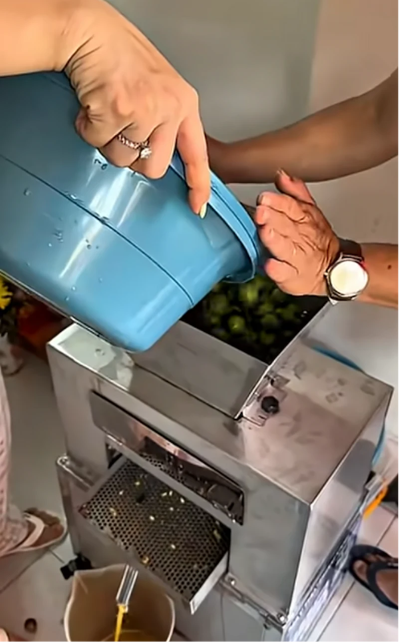 Tại sao ép tắc bằng máy lại bị đắng nước