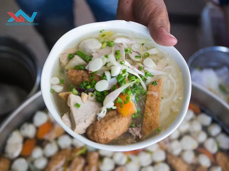 Xây dựng đội ngũ nhân sự và quản lý vận hành Xây dựng đội ngũ nhân sự và quản lý vận hành