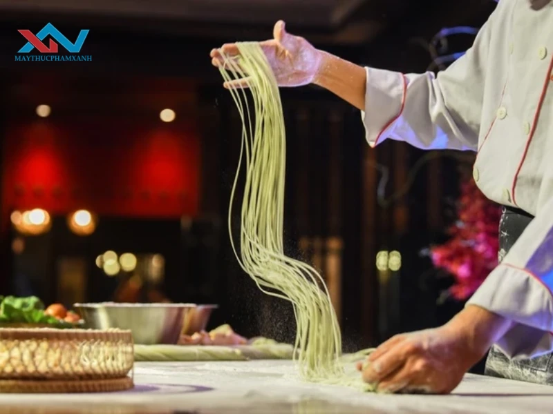 cách làm mì tươi kéo sợi bằng tay