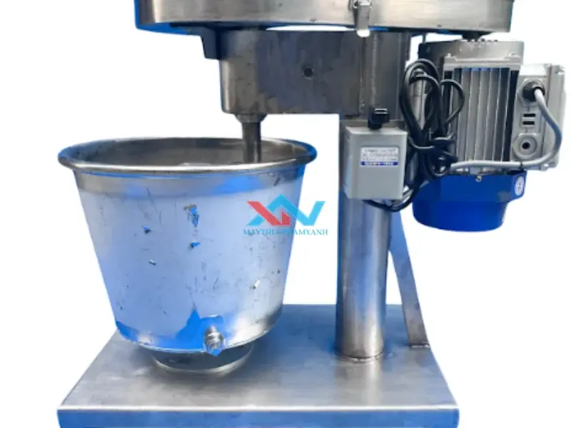 Sử dụng máy trộn chuyên dụng để đảm bảo bột được trộn đều và đạt độ mịn hoàn hảo