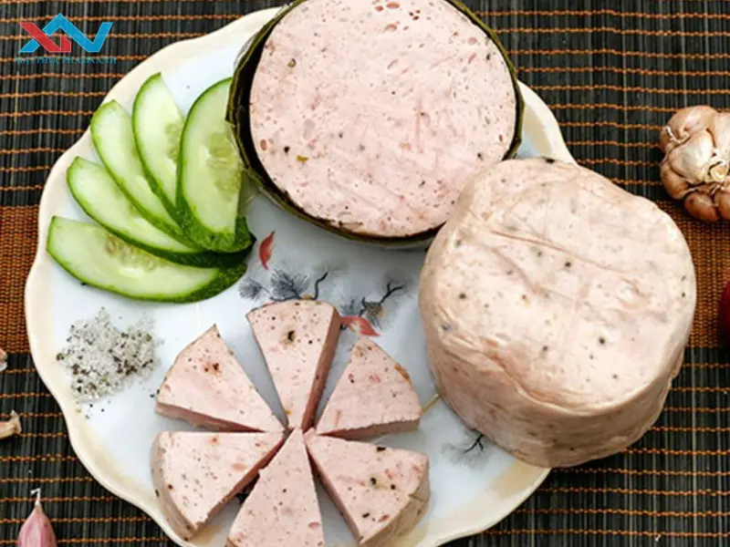 Chả lụa là món ăn không thể thiếu trong mâm cơm ngày Tết