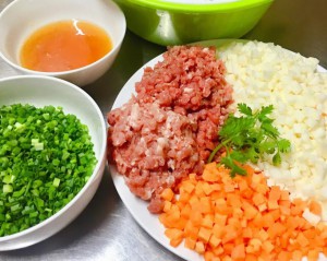 Nguyên liệu cho món bánh mì thịt băm