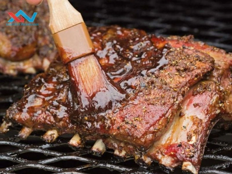 Cách nướng sườn nguyên tảng sau khi ướp