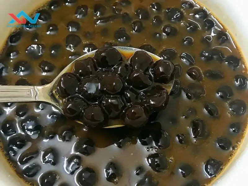Nấu trân châu với caramel