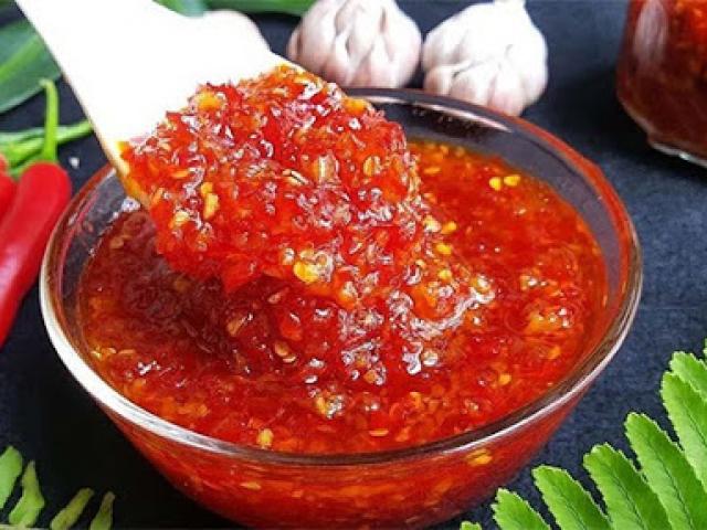 Ớt xay luôn là gia vị không thể thiếu trong nhiều món ăn của người Việt 1. Máy xay ớt